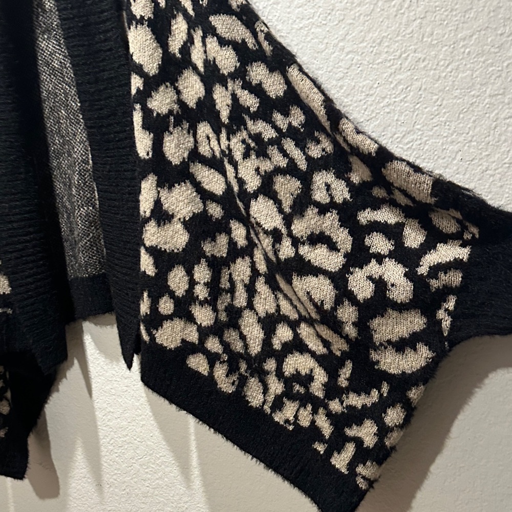 Kori America Drop Sleeve Black/Beige Leopard-Print Open Front Shawl Cardigan - Picture 5 of 9